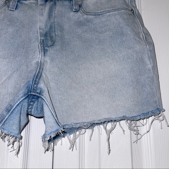 28 Blank NYC “The Fulton” Jean Shorts with Fray Bottoms - Picture 2 of 5